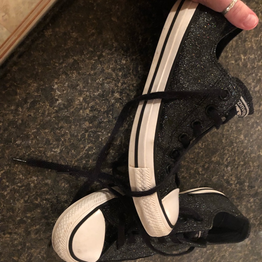 Size 8 women’s converse black glitter